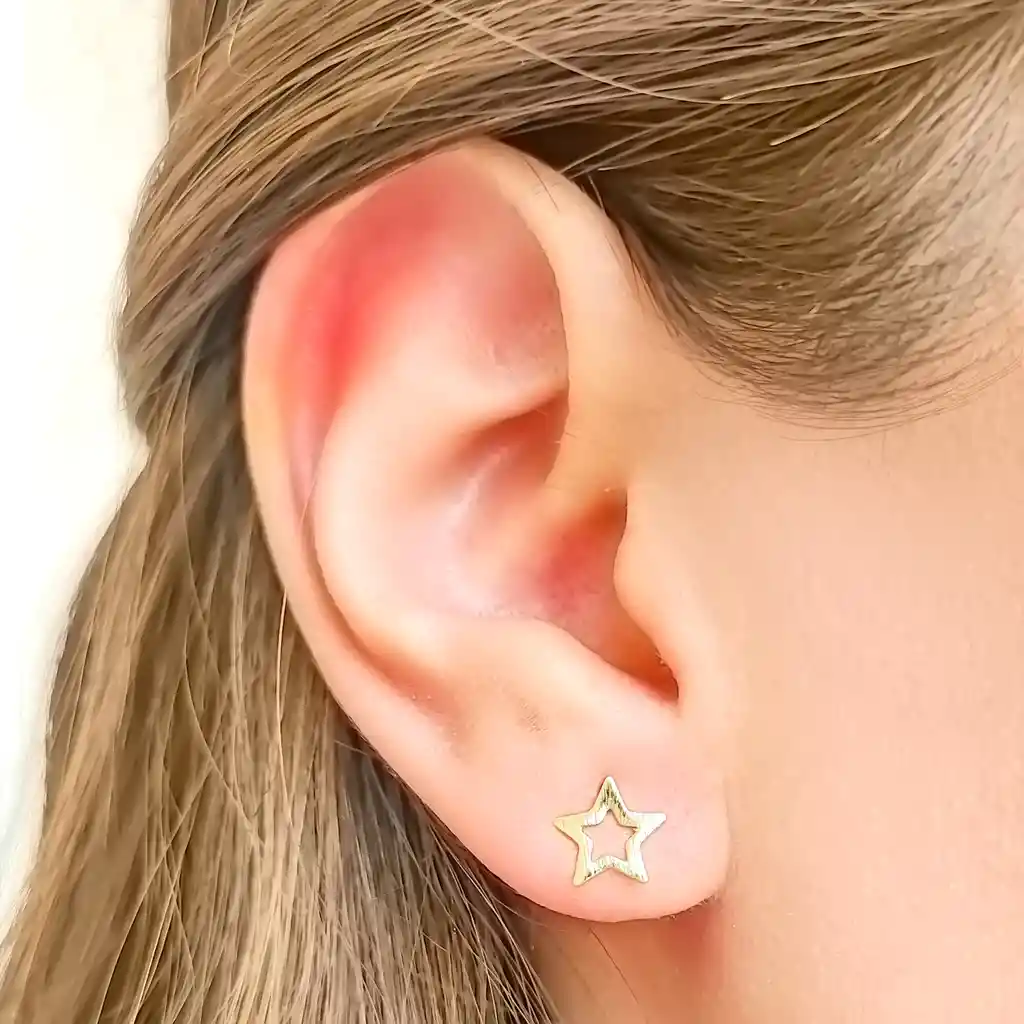 Aros Estrella Calada 8mm Enchapado Oro 18 K