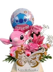 Arreglo Floral En Cartera Con Rosas, Liliums, Angela Y Globo Tematico