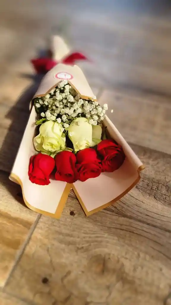 Juliette Rosas Rojas-blancas