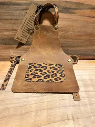 Mini Pechera Animal Print De Cuero Cubre Botella De Vino