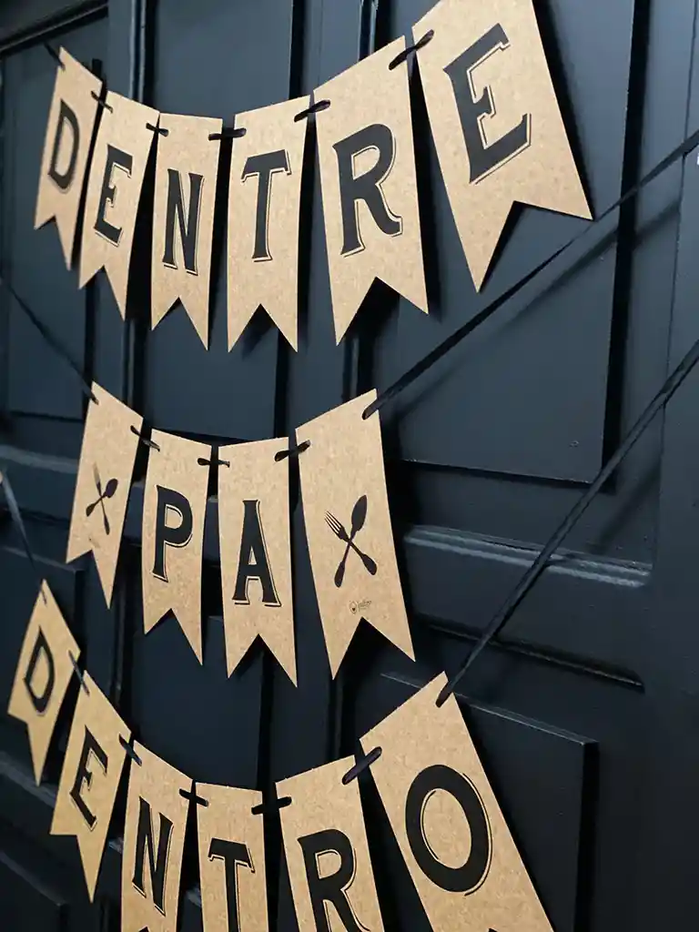 Guirnalda Kraft · Dentre Pa Dentro