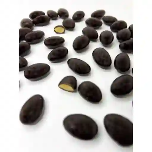 Almendra Crocante Bañada En Chocolate Bitter