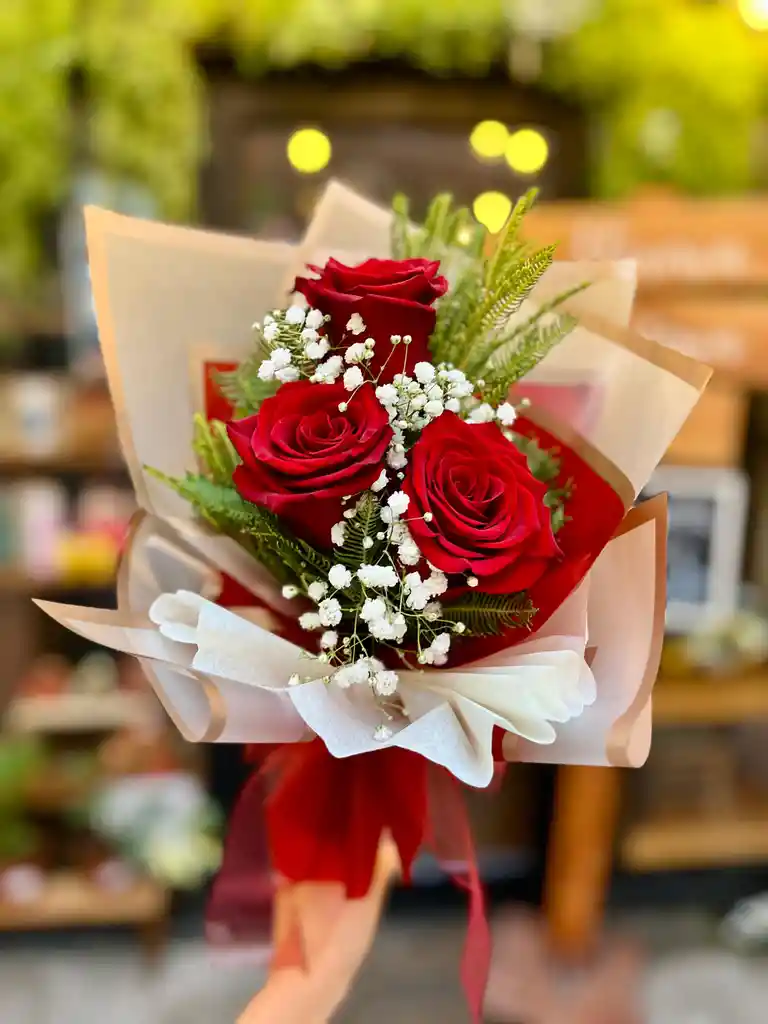 3 Rosas Rojas Ecuatorianas