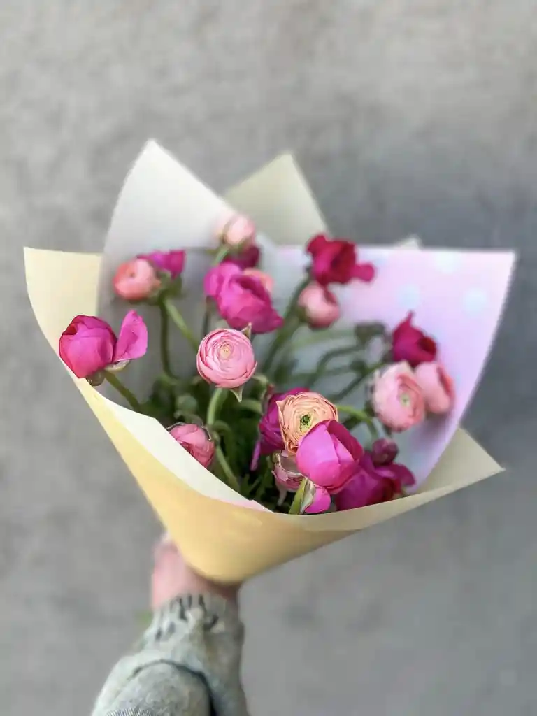 Ramo De Ranúnculos Frescos