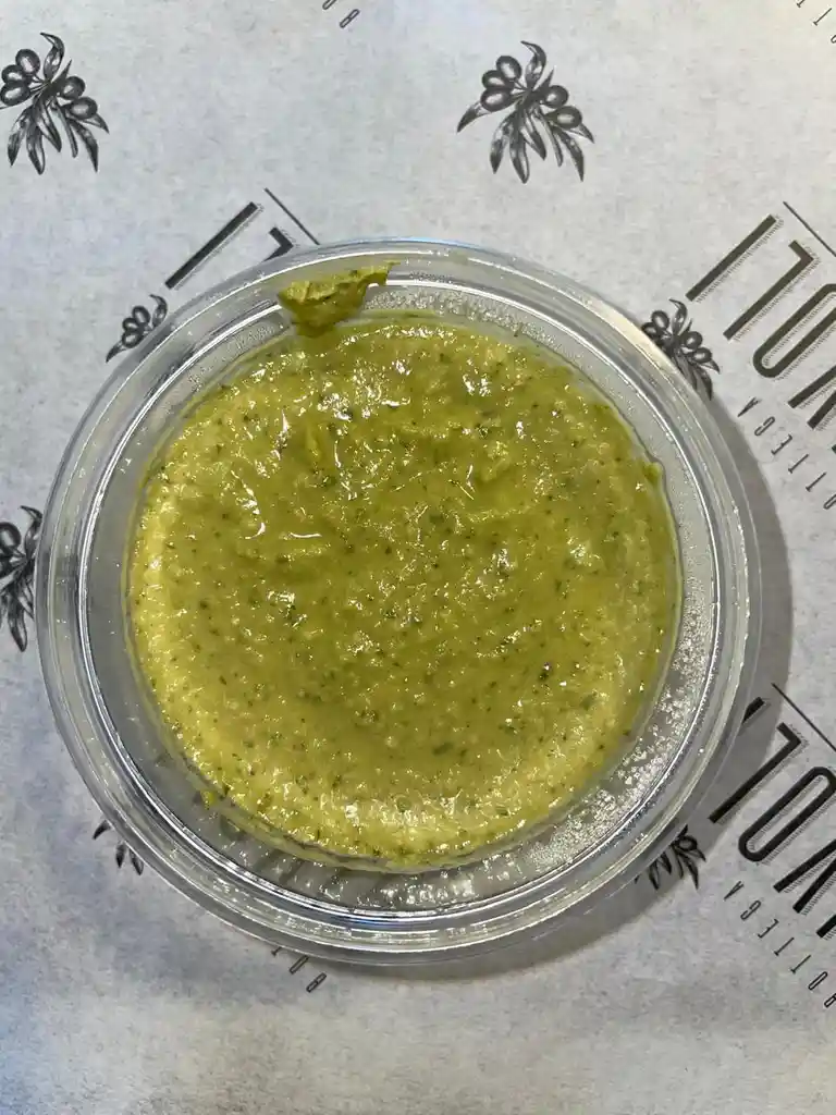 Humus De Albahaca