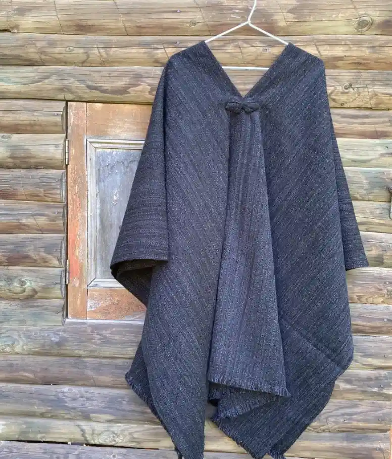 Poncho Típico Chileno, Adulto (talla Única) Gris Marengo Liso