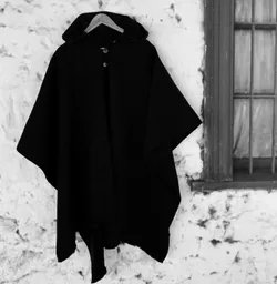Poncho Típico Chileno Con Capucha, Adulto (talla Única) Negro