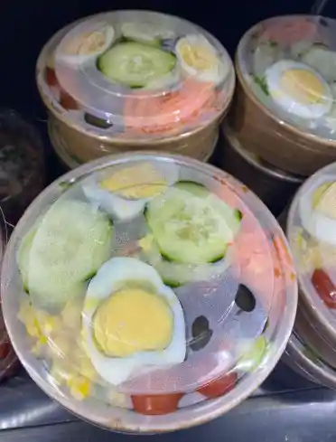 Ensalada Hipocalórico Pote A Base De Lechuga,arvejas,choclo,zanahoria,tomate Cherry, Aceituna Aprox 150 G