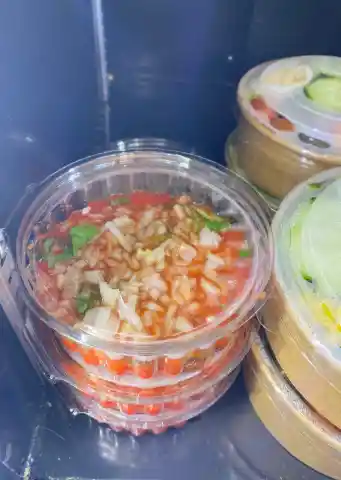 Ensalada Pote Pebre A Base De Ají Verde, Cebolla, Cilantro, Tomate Aprox 150 G