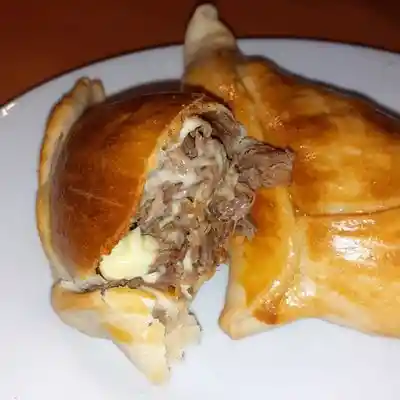 Empanada Carne Queso