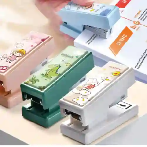 Mini Corchetera Kawaii Con 1000 Corchetes