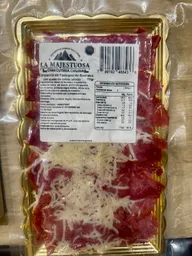 Carpaccio De Pastrami De Guanaco Con Queso De Cabra – La Majestuosa (115g)