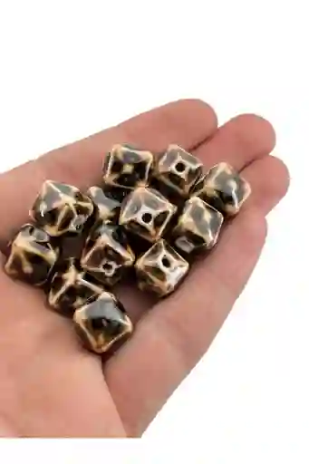 Shakiras Cuentas Para Trenzas Peinados | Manchas Café Cuadradas