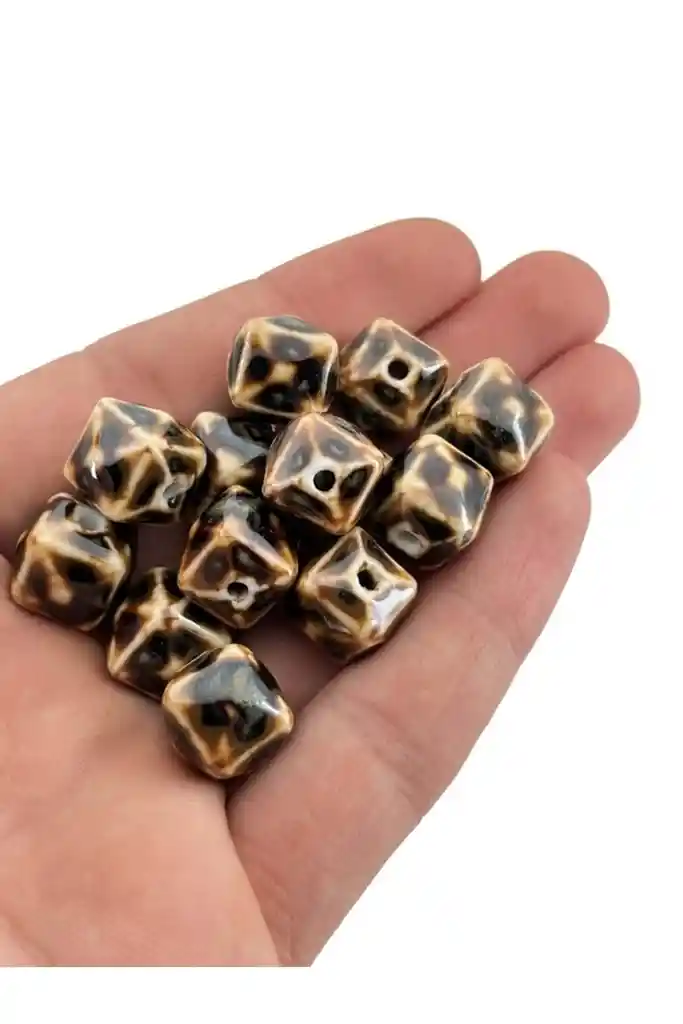 Shakiras Cuentas Para Trenzas Peinados | Manchas Café Cuadradas