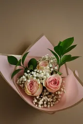 Ramo De 3 Rosas En Arreglo