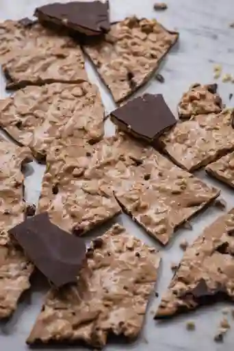 Tabletas De Caramelo, Almendras Y Chocolate
