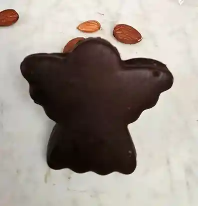 Angelito De Mazapán De Almendra Chocolate Negro