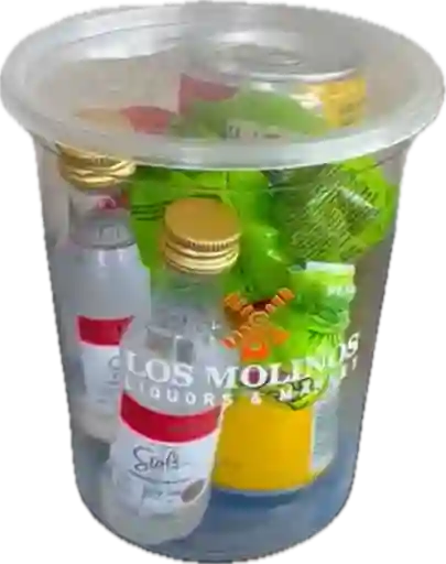 Molinos Cup Vodka (2 Stolich 50cc + 1 Red Bull Yellow + 2 Pin Pon +1 Gomita)