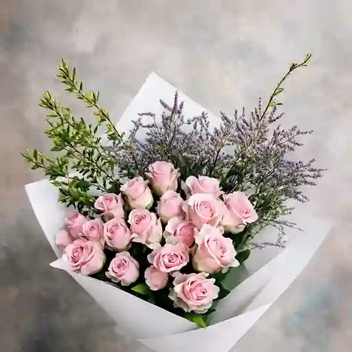 Ramo De Rosas En Miniatura En Tonos Rosas