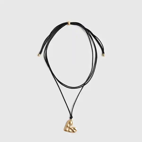 Collar Street Ajustable Charm Corazón Negro
