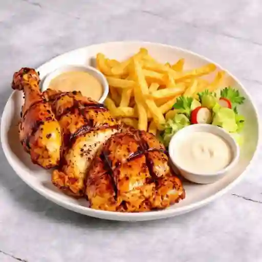 ¼ DE POLLO A LA BRAZA + PAPAS FRITAS +ENSALADA + CREMAS