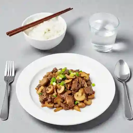 Carne con Champiñones