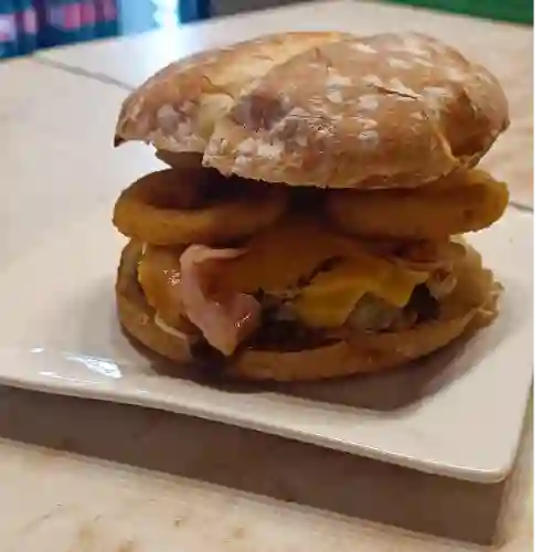 Hamburguesa Tejana + Papas Fritas