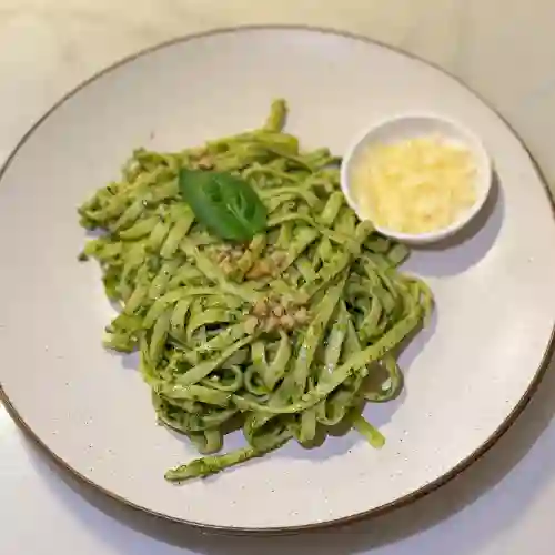 Fetuccini Al Pesto