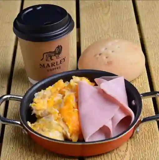 Paila Huevo Jamon y Marley Coffee