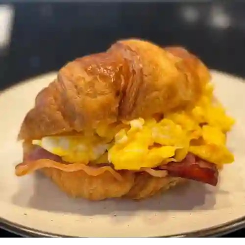 Croissant Huevo Tocino