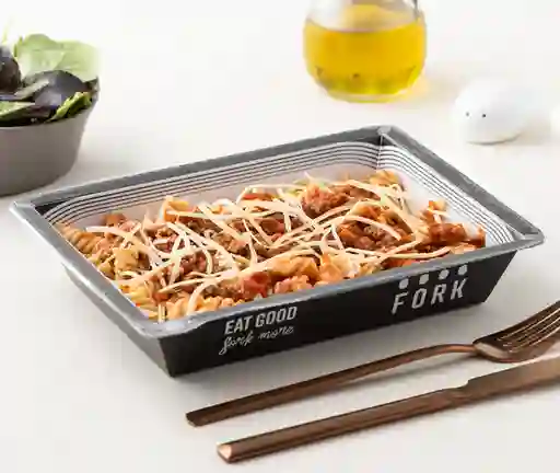 Pasta A La Boloñesa Con Queso Parmesano