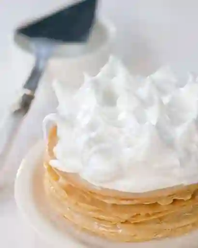 Torta Hojarasca con Merengue 15 Personas
