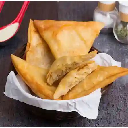 Empanaditas de Pollo Queso (5 Unid)