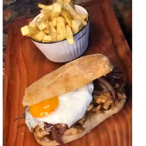 Sándwich Pollo a Lo Pobre