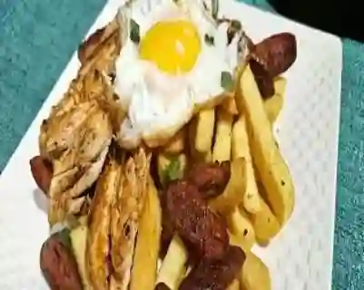 Salchipapa Parrillera