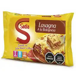 Sadia Lasagna Bolognesa Cubierta con Salsa Blanca y Queso