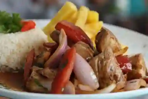 Pollo Saltado