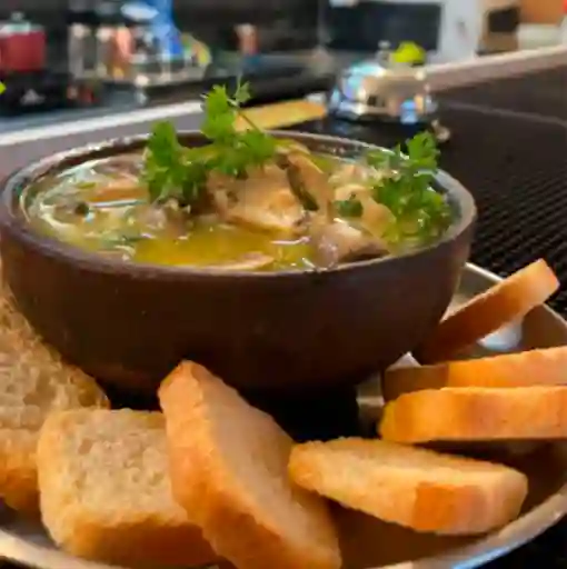 Champiñón al Ajillo