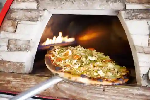 Pizza Al Pesto Mediana