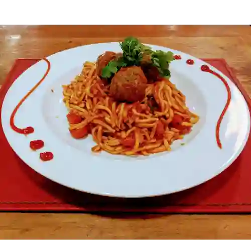 Spaghetti con Albóndigas
