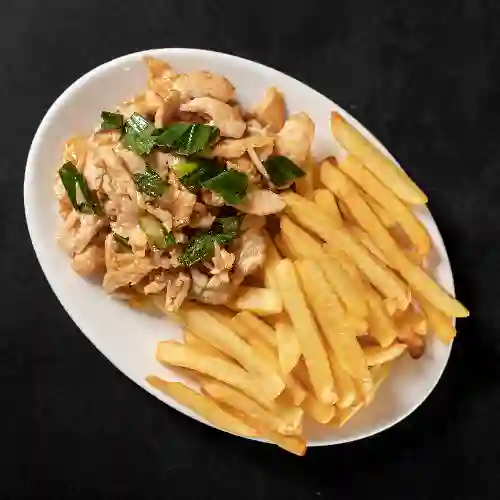 Pollo Mongoliano con Papas Fritas.