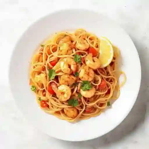 Fetuccini Saltado de Pollo y Camarones