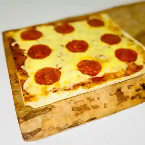 Pizza a la Piedra Pepperoni