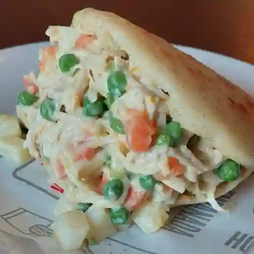 Arepa Ensalada de Pollo