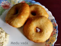 Medhu Vada (3 Piezas)