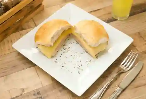 Sándwich Grillado Jamón Queso