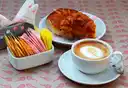 Medialunas con Café