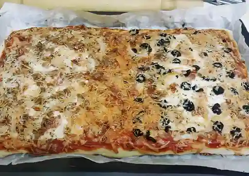 Pizza Cabra Familiar