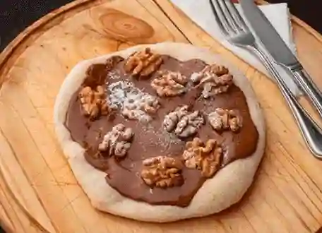 Mini Pizza con Nutella Nueces y Azúcar Flor