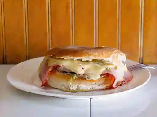 Sándwich Coloso de Mechada (Individual)